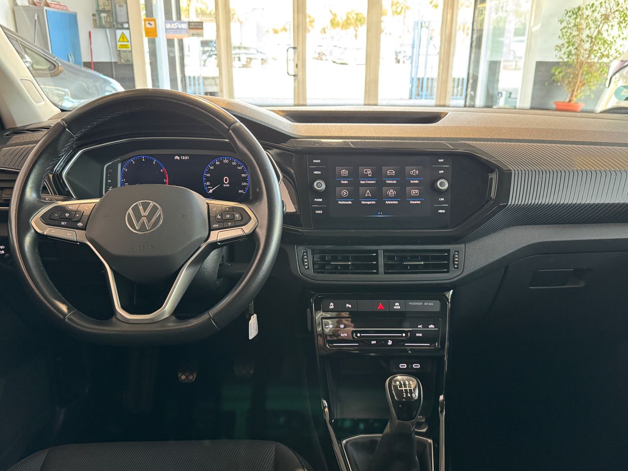 Foto Volkswagen T-Cross 9