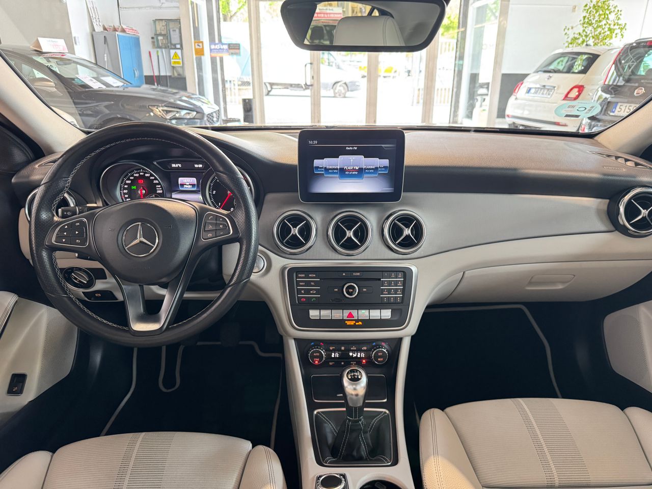 Foto Mercedes-Benz Clase GLA 10