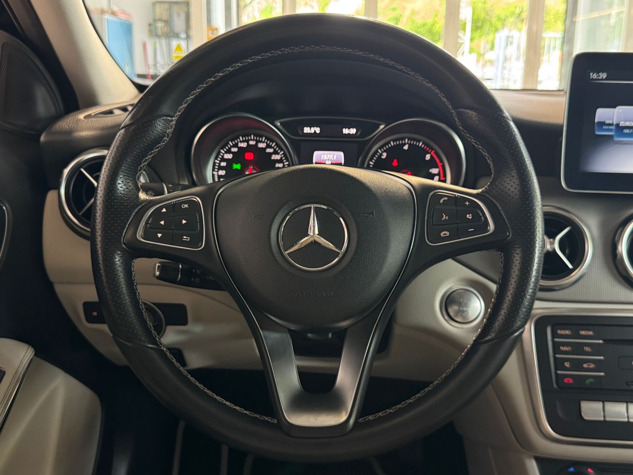 Foto Mercedes-Benz Clase GLA 11