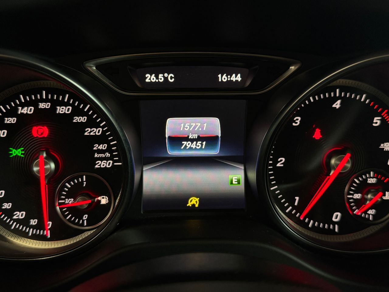 Foto Mercedes-Benz Clase GLA 15