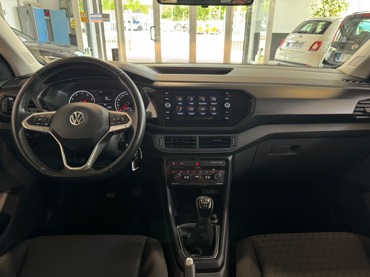Foto Volkswagen T-Cross 9