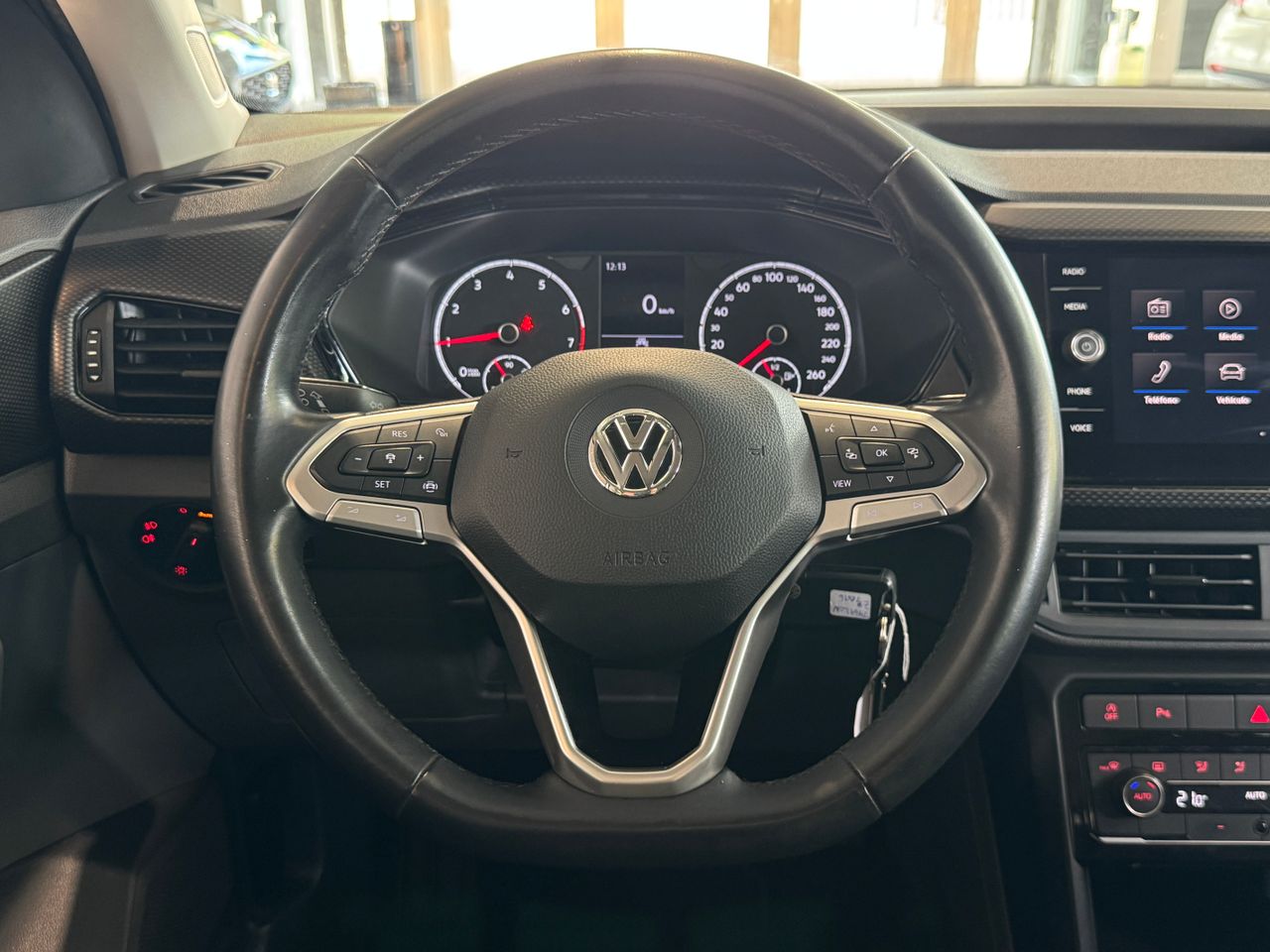 Foto Volkswagen T-Cross 10