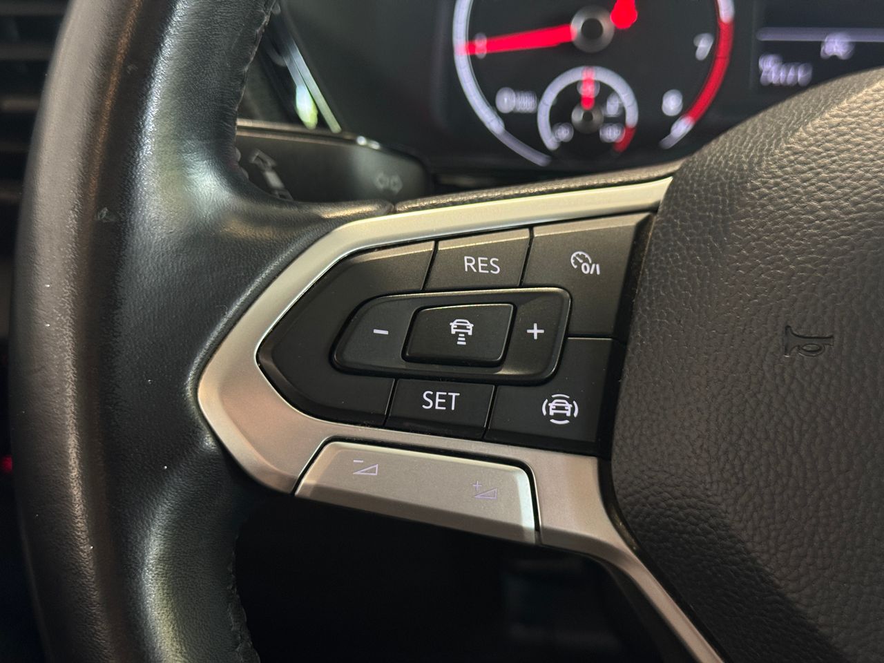 Foto Volkswagen T-Cross 12