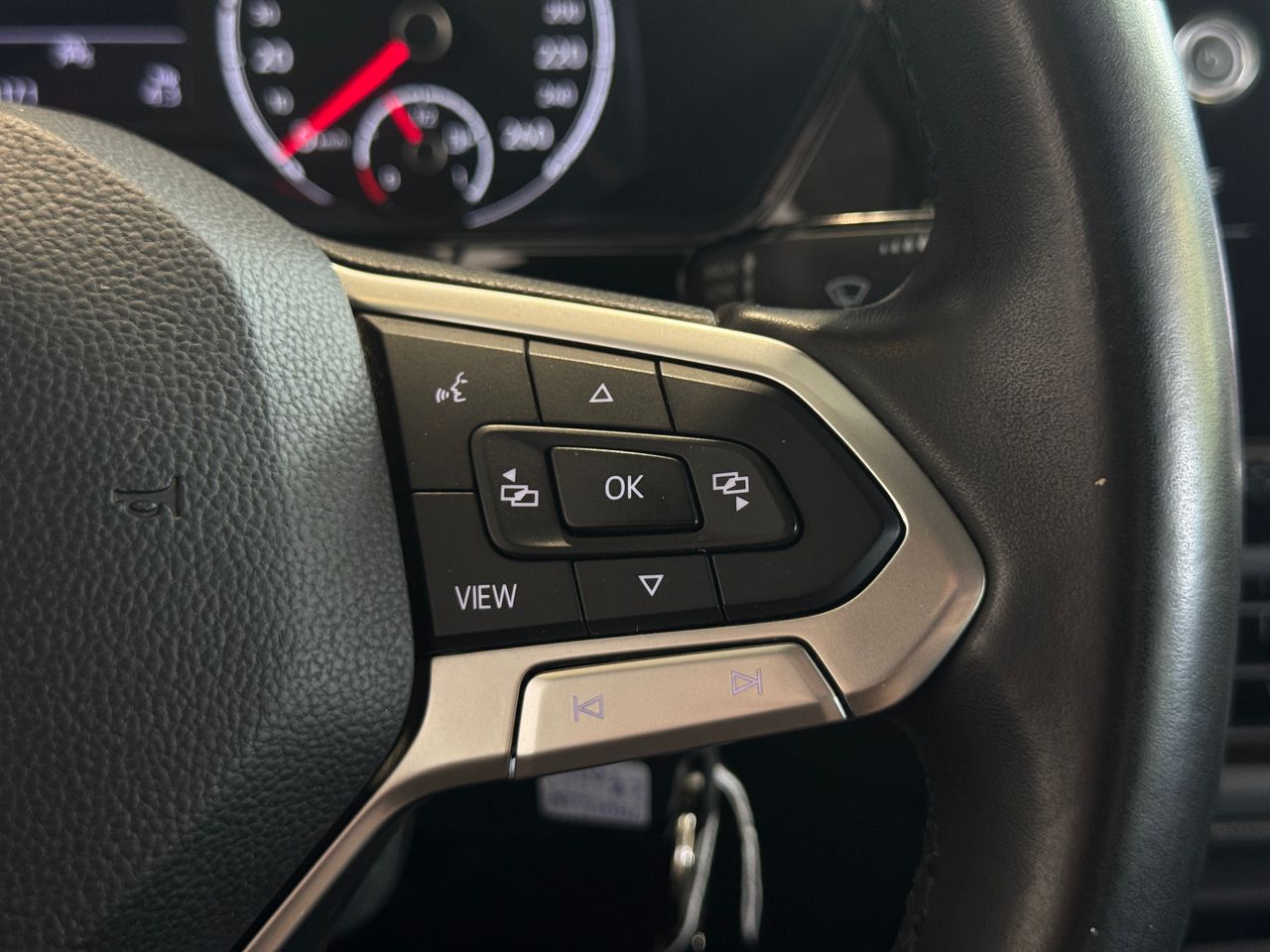 Foto Volkswagen T-Cross 13