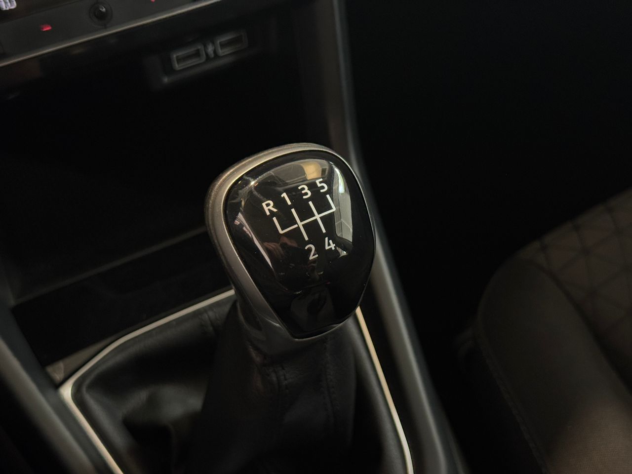 Foto Volkswagen T-Cross 29