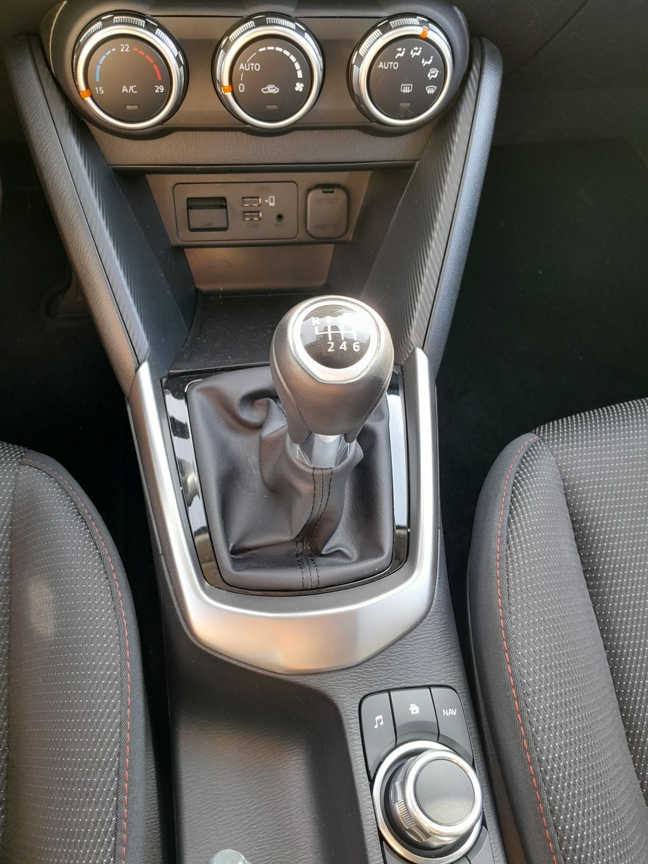 Foto Mazda Mazda2 7