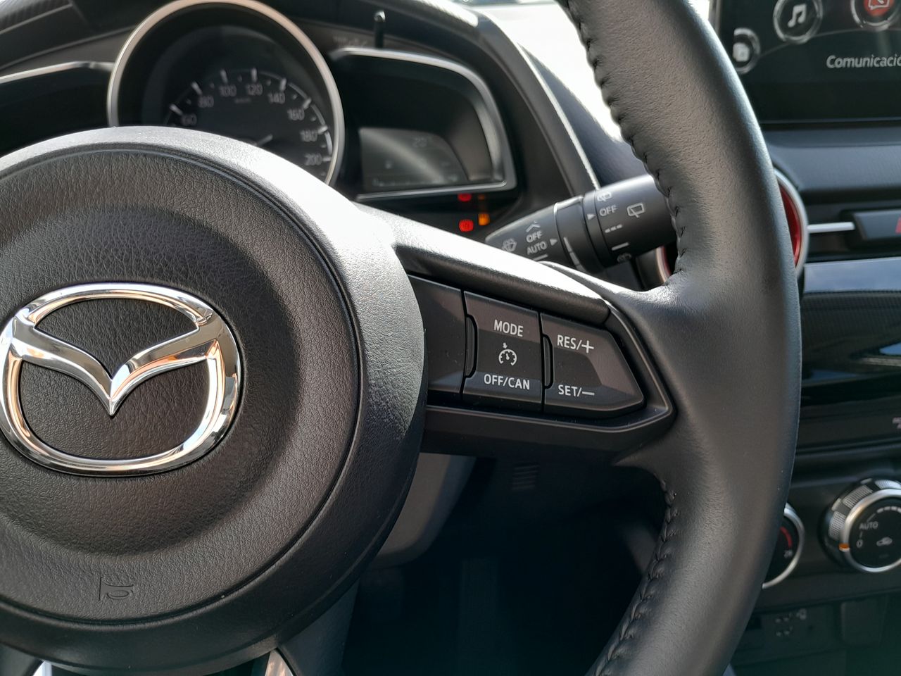 Foto Mazda Mazda2 8