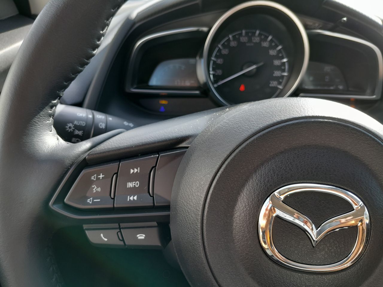 Foto Mazda Mazda2 9