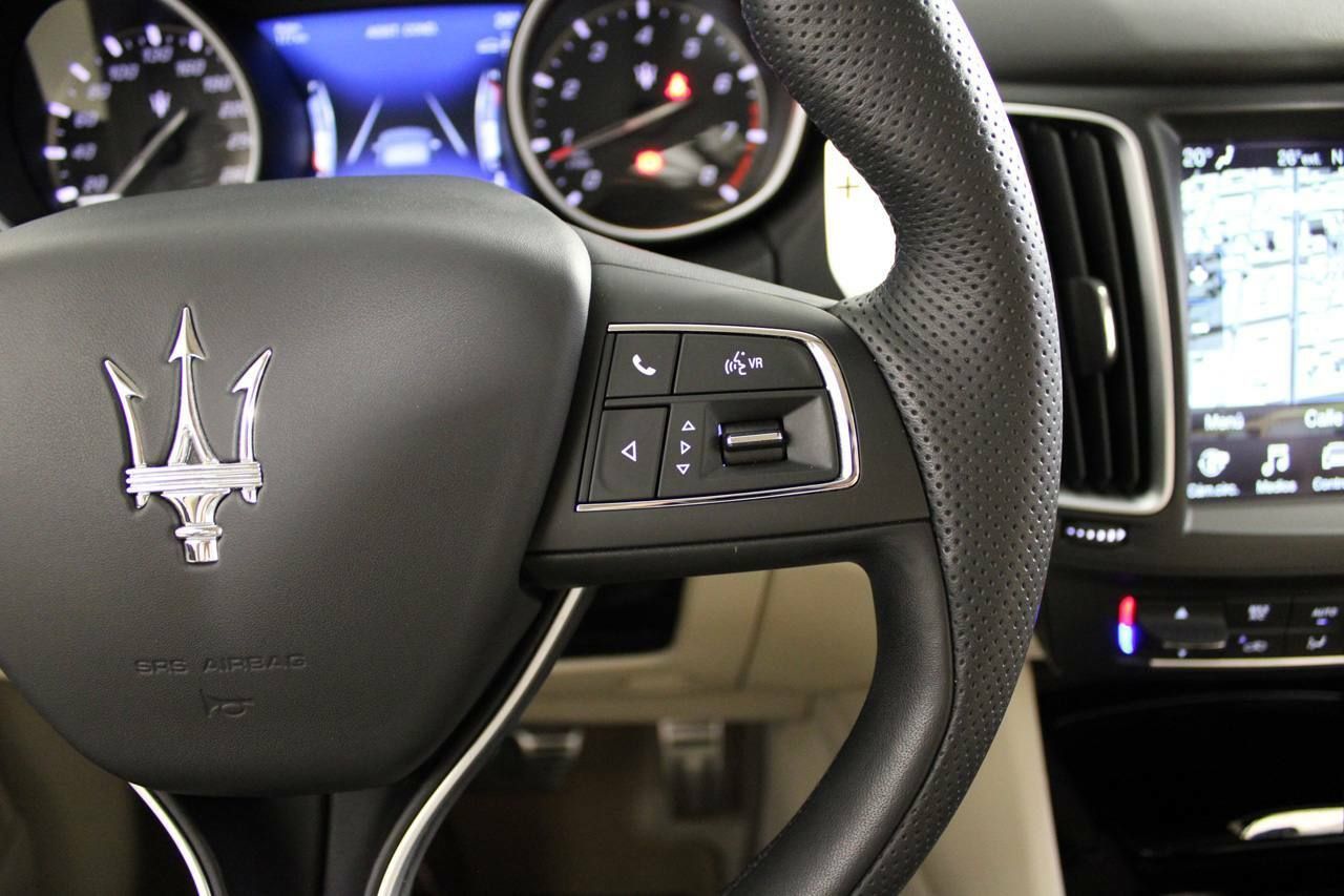 Foto Maserati Levante 38