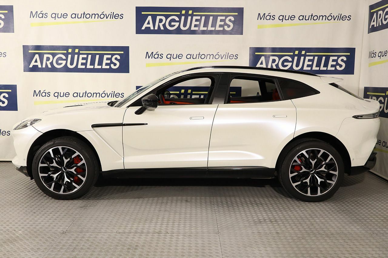 Foto Aston martin DBX 3