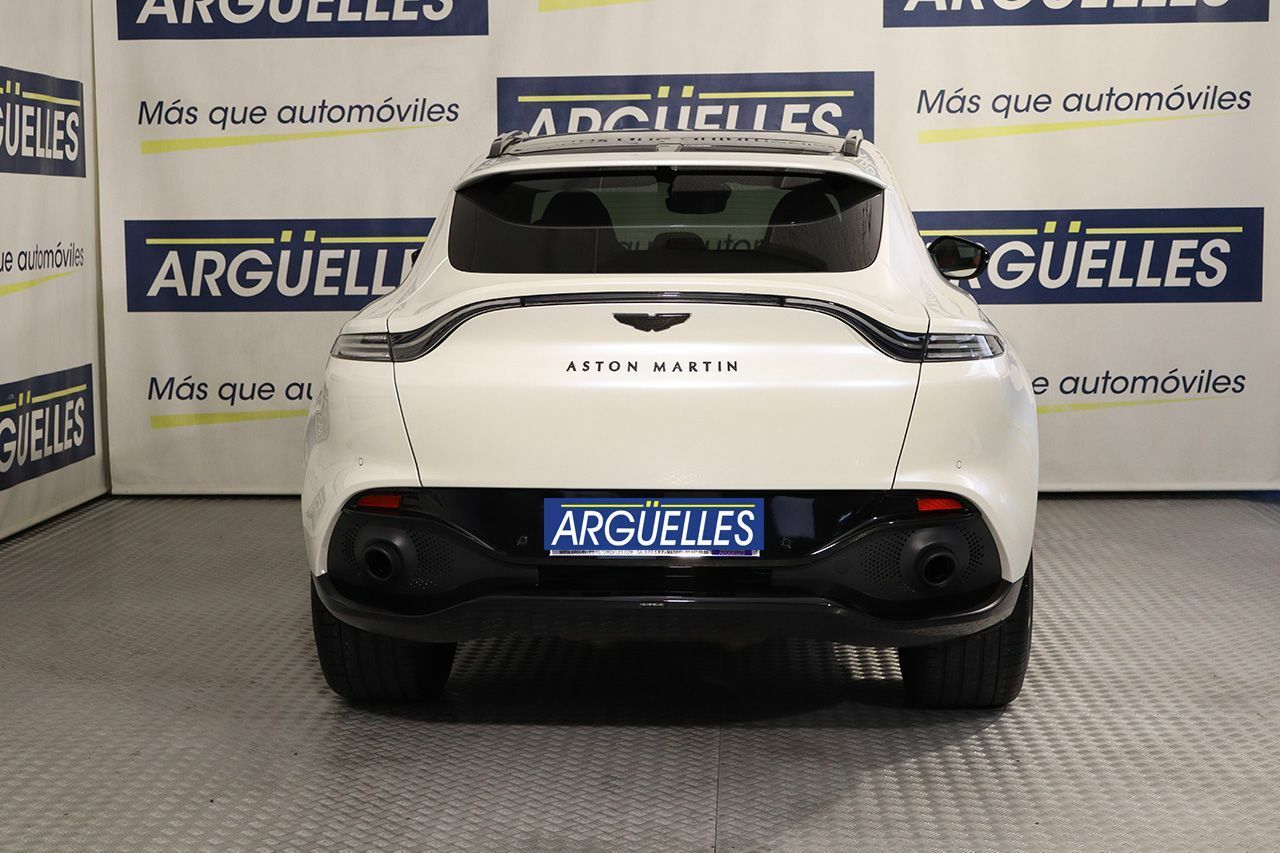 Foto Aston martin DBX 4