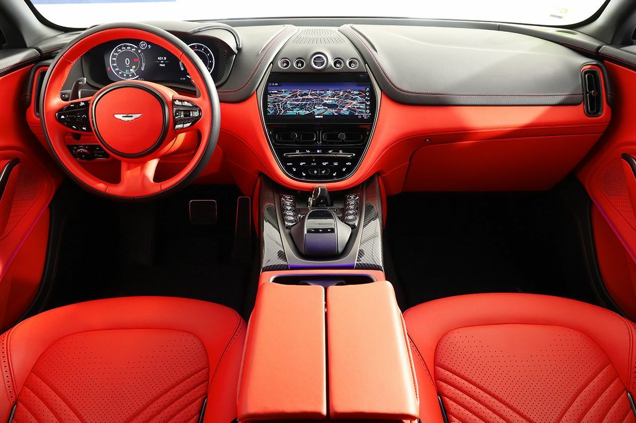 Foto Aston martin DBX 7