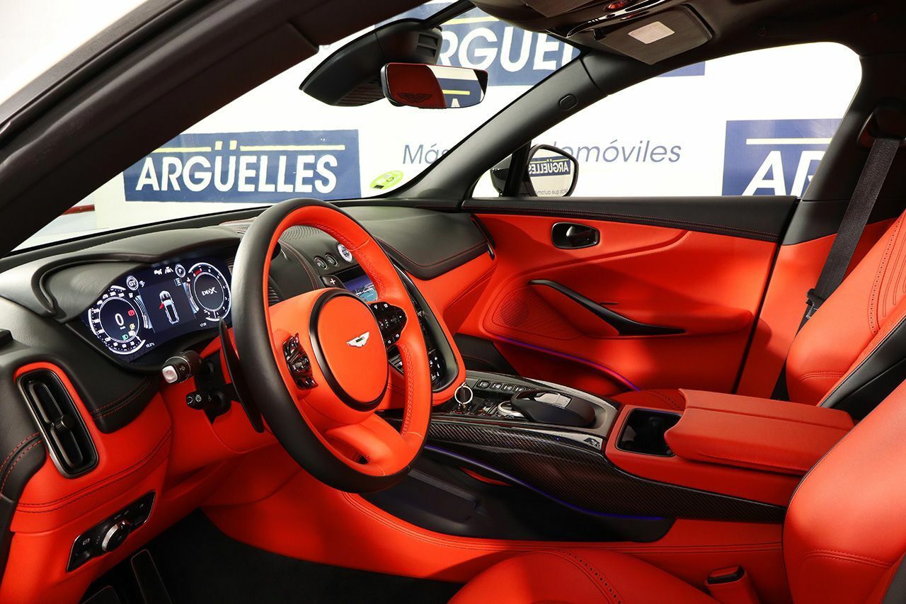 Foto Aston martin DBX 10