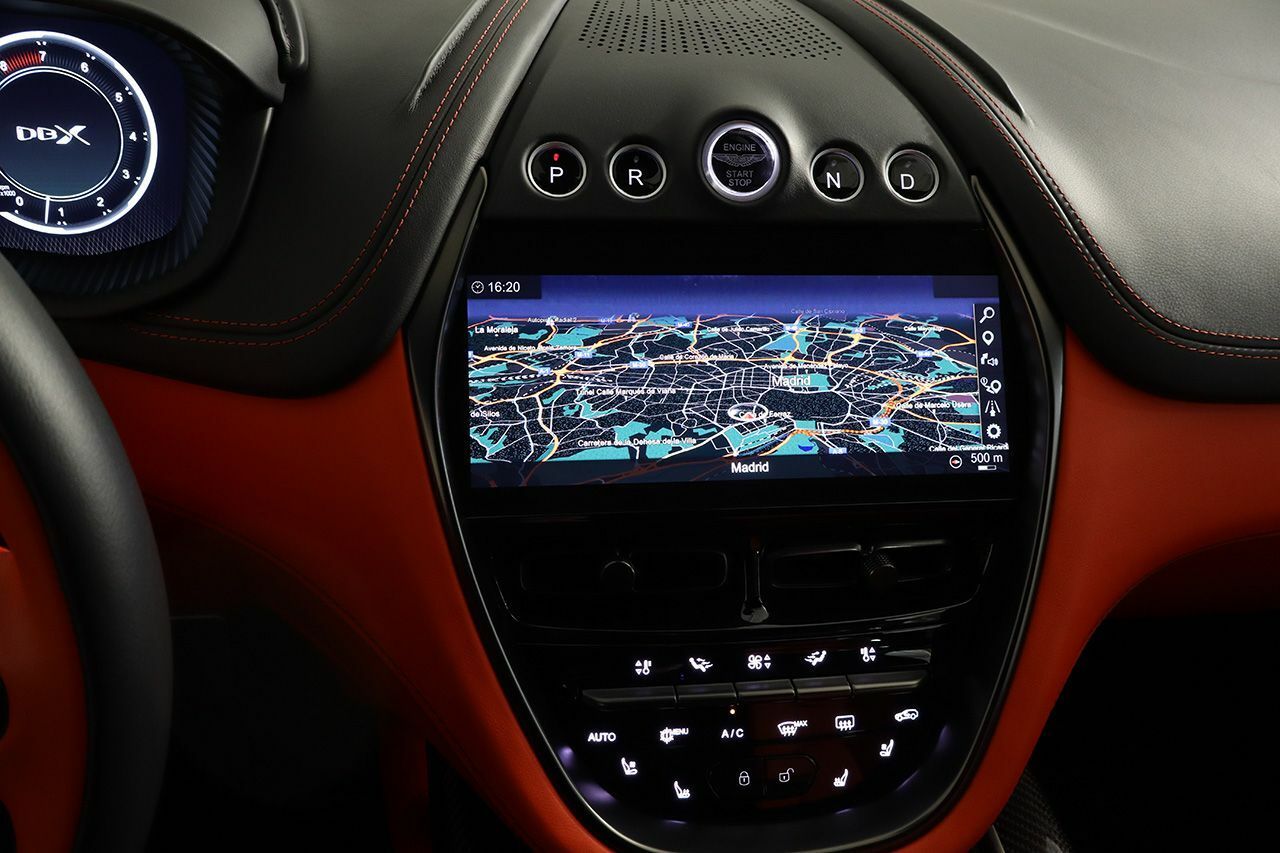 Foto Aston martin DBX 11