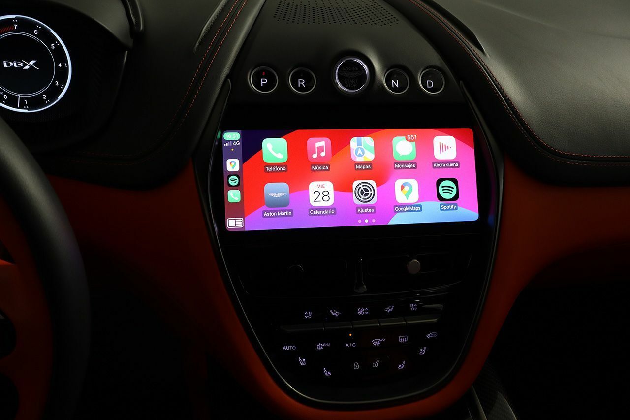 Foto Aston martin DBX 14