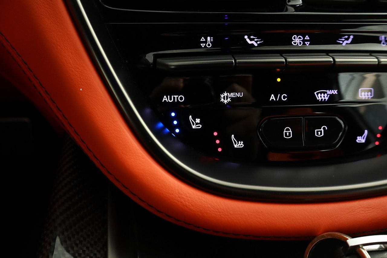 Foto Aston martin DBX 20