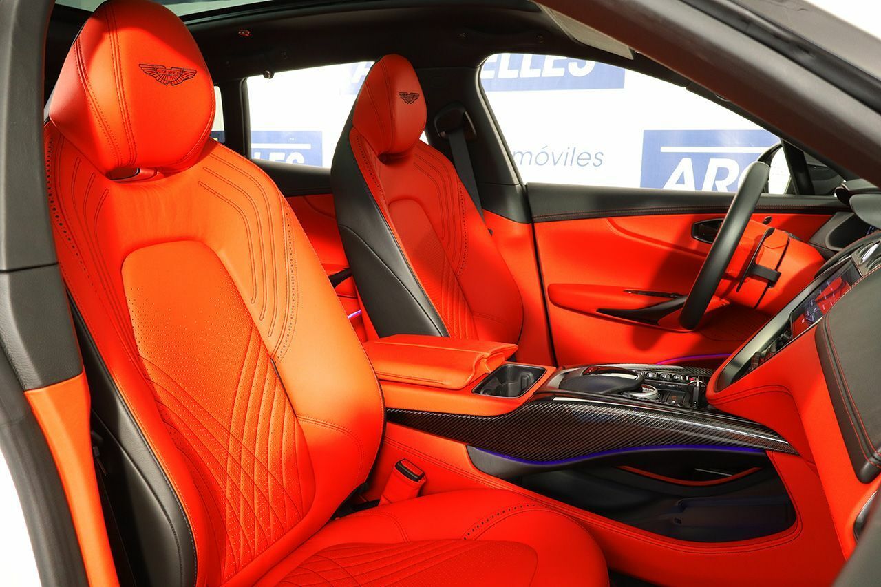 Foto Aston martin DBX 26