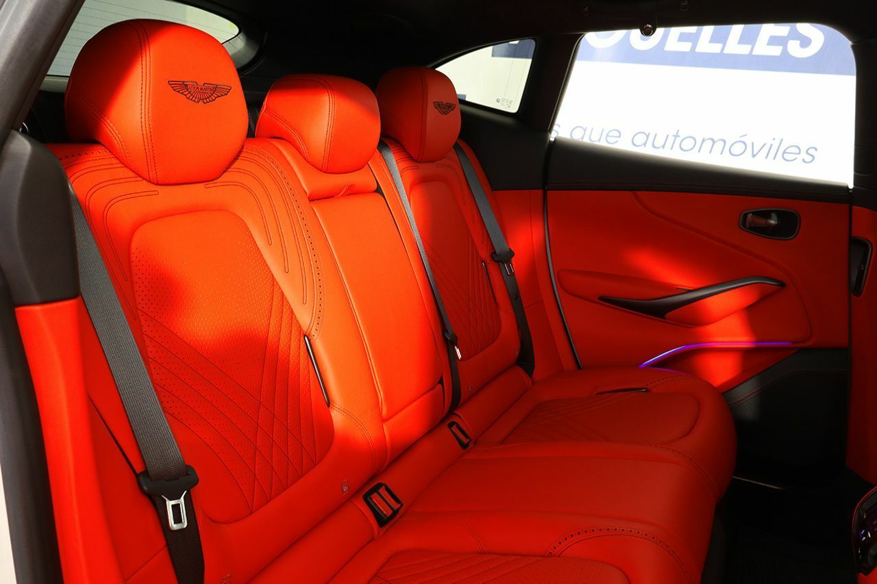 Foto Aston martin DBX 27