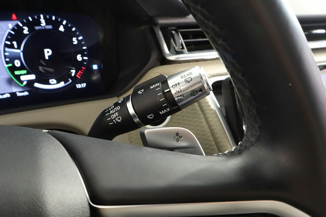Foto Land-Rover Range Rover Velar 38