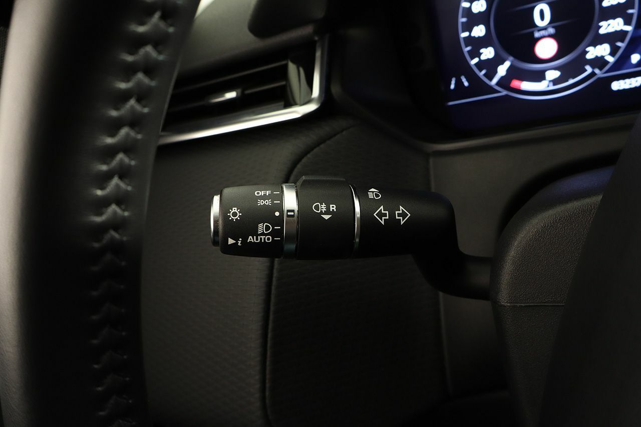Foto Land-Rover Range Rover Velar 38