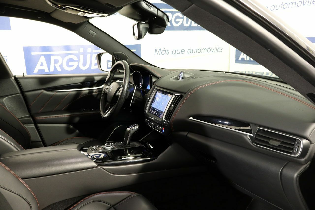 Foto Maserati Levante 10