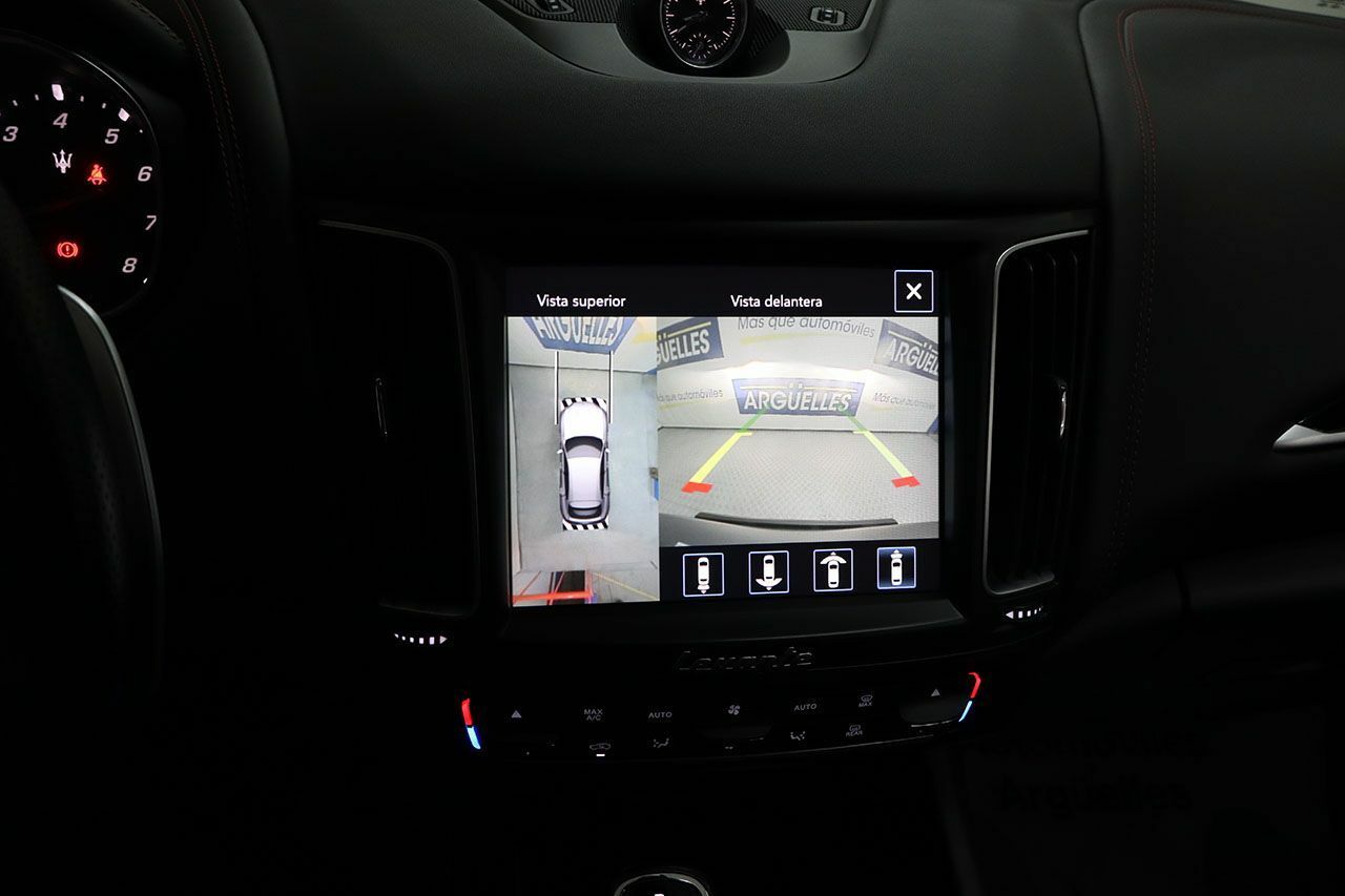Foto Maserati Levante 12