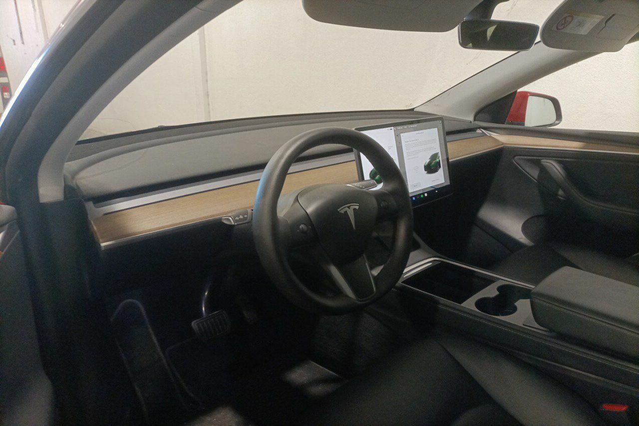 Foto Tesla Model Y 4