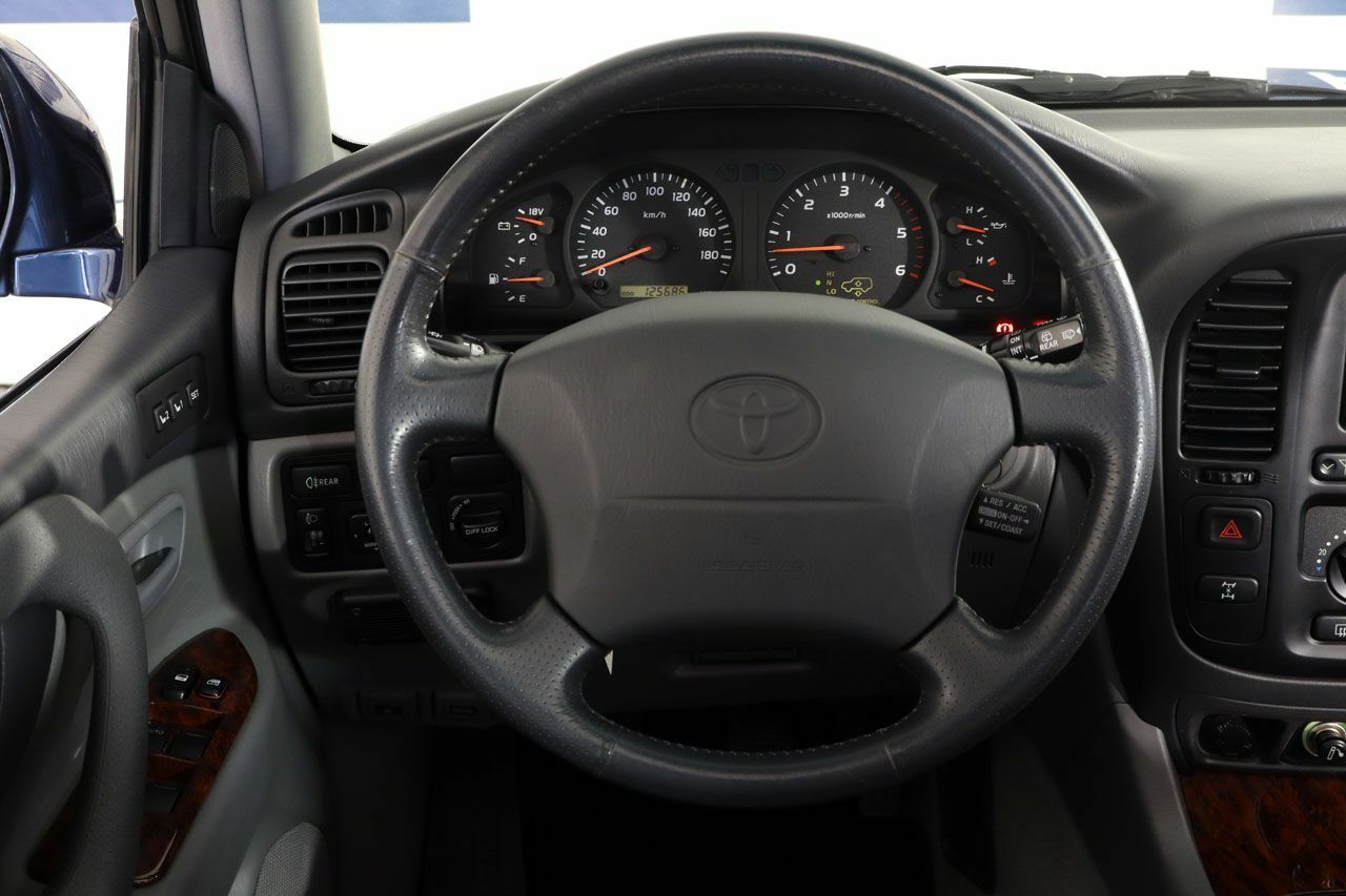 Foto Toyota Land Cruiser 26