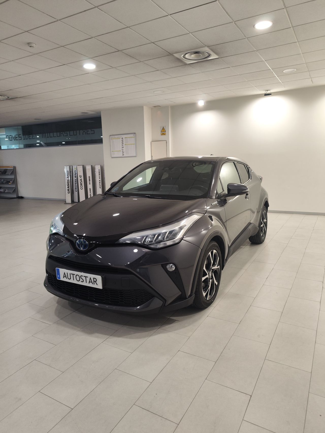 Foto Toyota C-HR 2