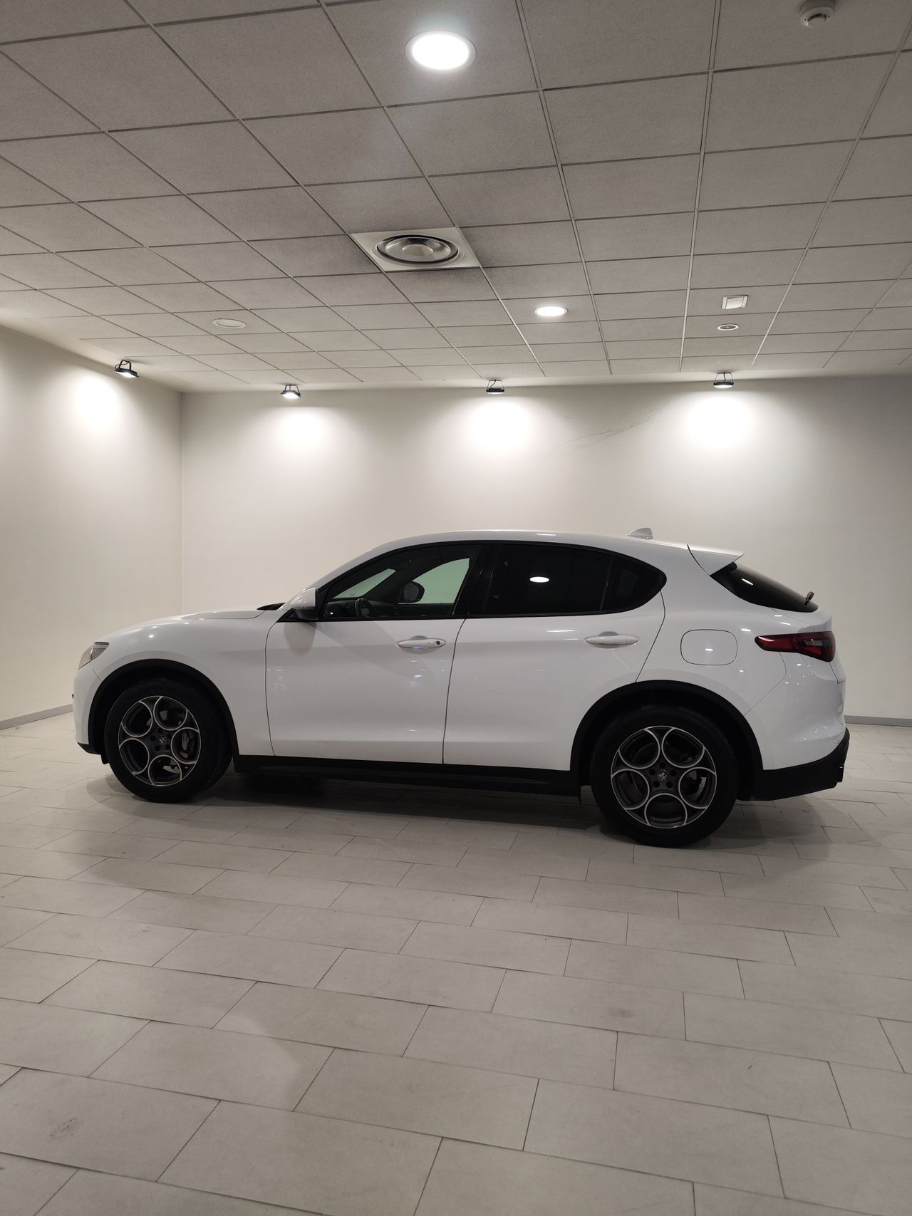 Foto Alfa Romeo Stelvio 4