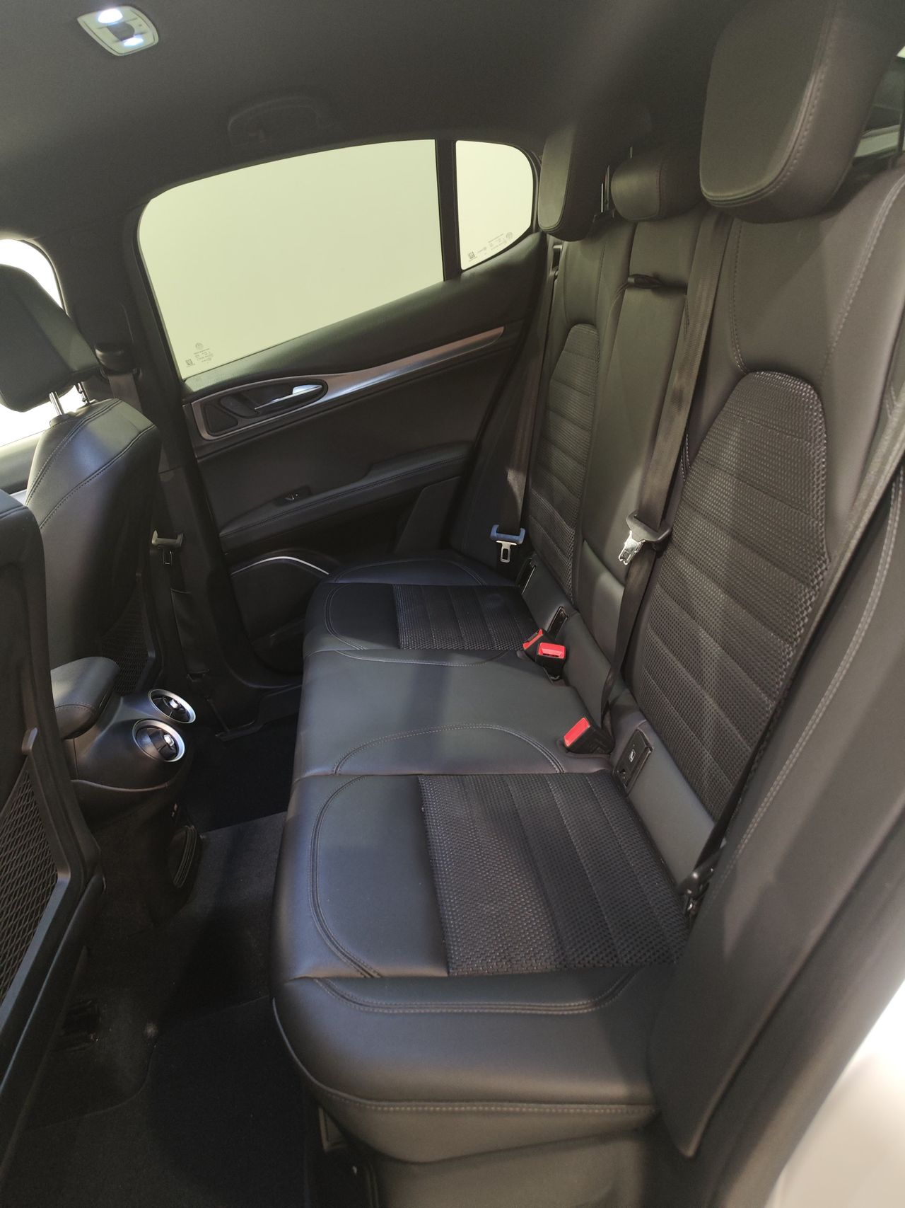 Foto Alfa Romeo Stelvio 16