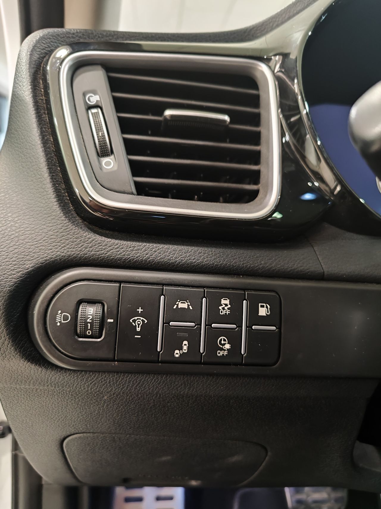 Foto Kia XCeed 11