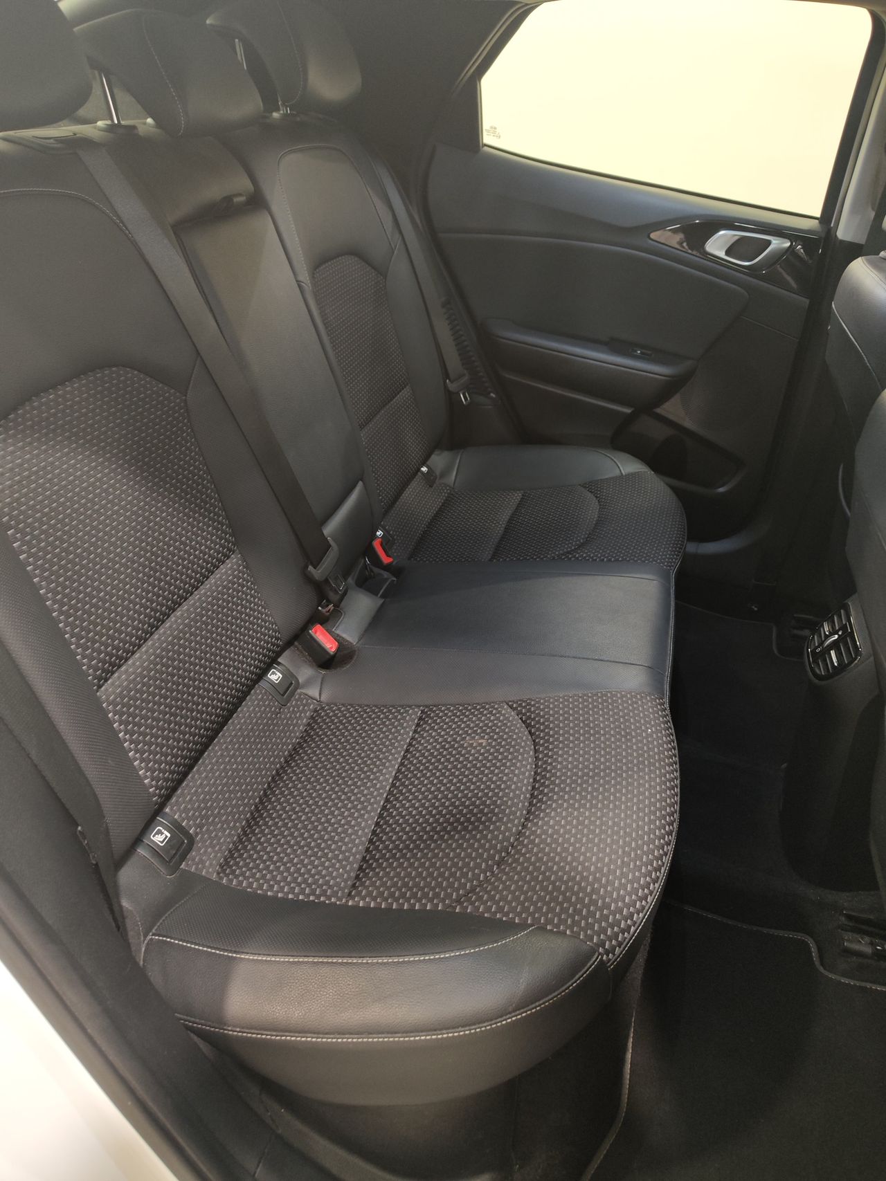 Foto Kia XCeed 16
