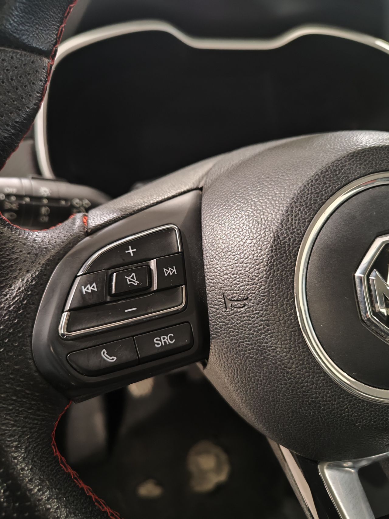 Foto MG ZS 13