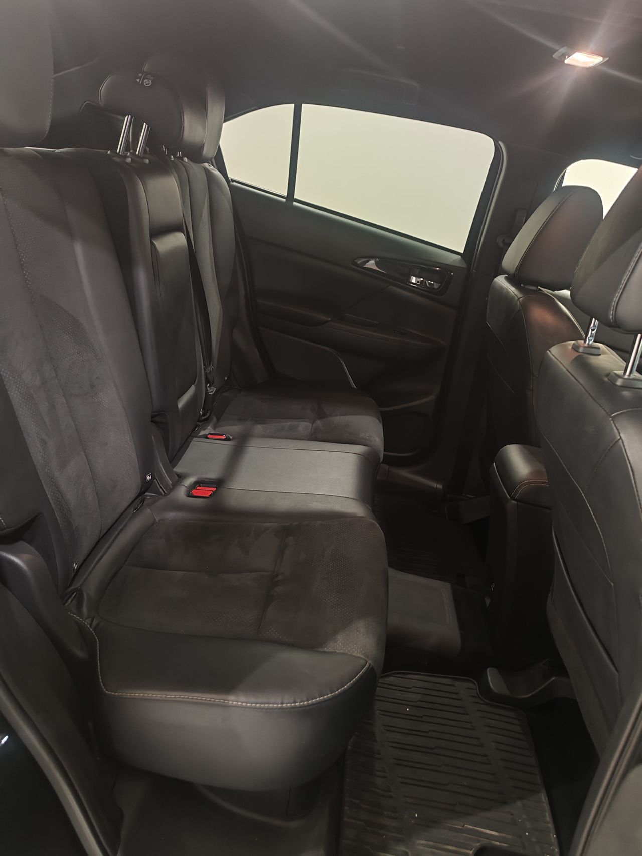 Foto Mitsubishi Eclipse Cross 14