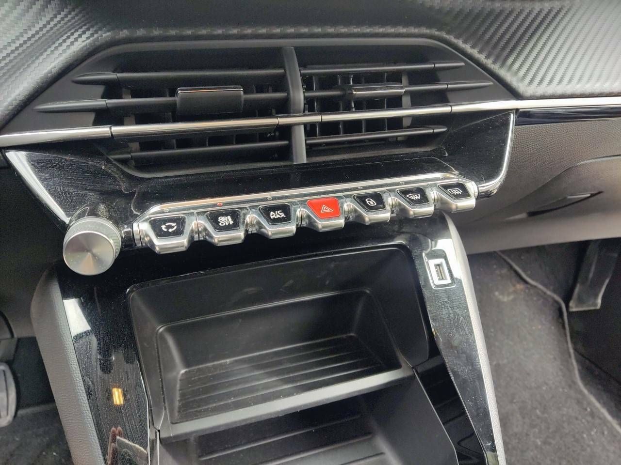 Foto Peugeot 208 6
