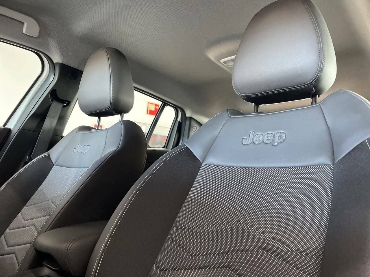 Foto Jeep Avenger 17