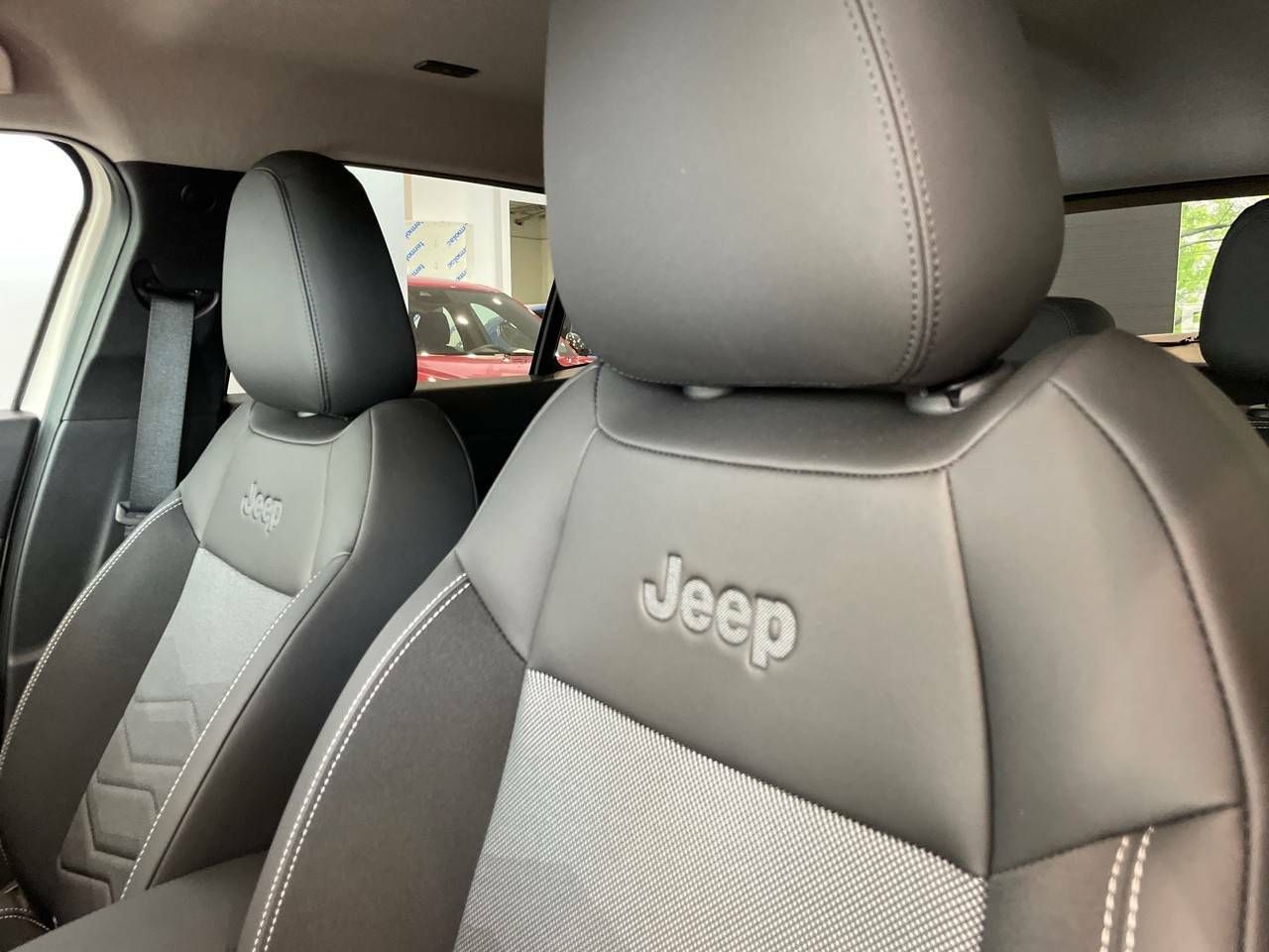 Foto Jeep Avenger 17