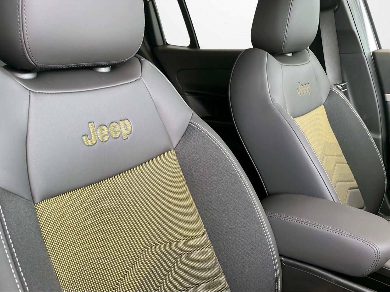 Foto Jeep Avenger 15
