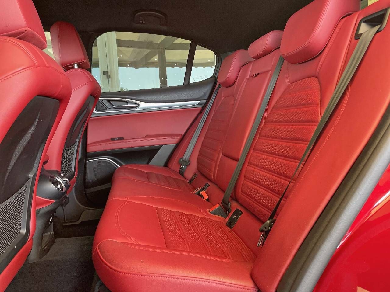Foto Alfa Romeo Stelvio 10