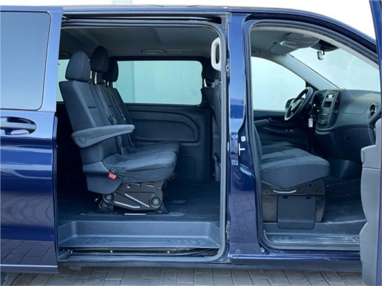 Foto Mercedes-Benz Vito 24