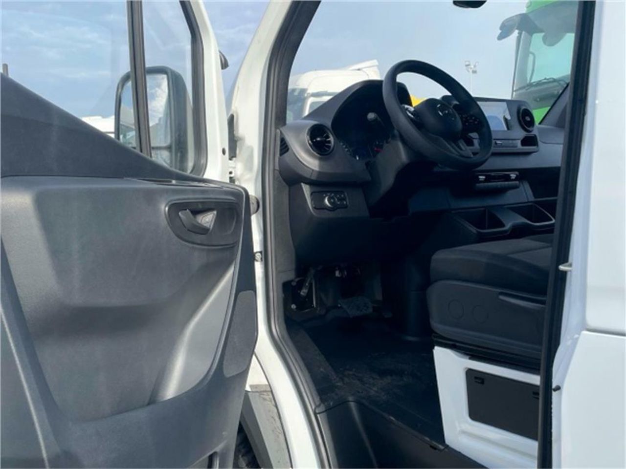 Foto Mercedes-Benz Sprinter 12
