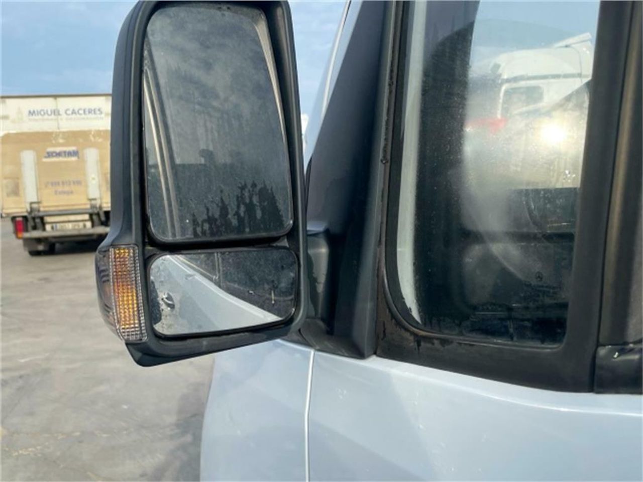 Foto Mercedes-Benz Sprinter 24