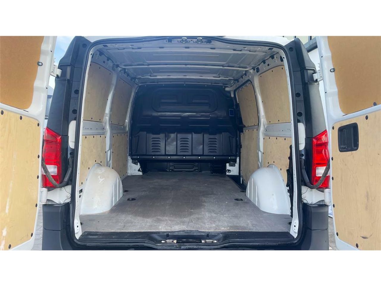 Foto Mercedes-Benz Vito 16