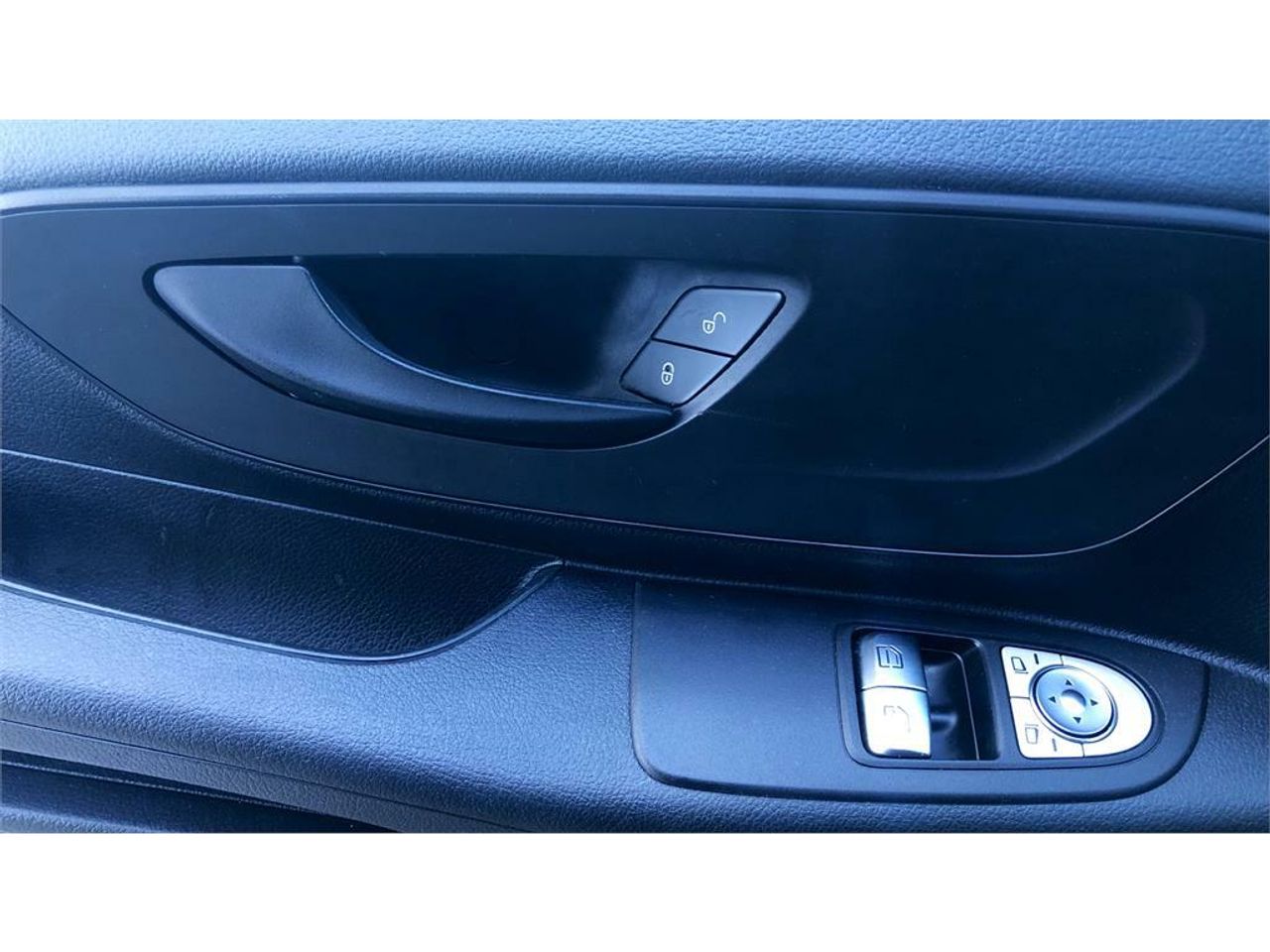 Foto Mercedes-Benz Vito 10
