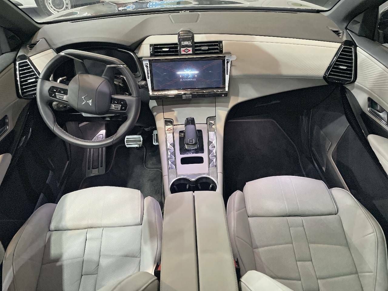 Foto DS Automobiles DS 7 8