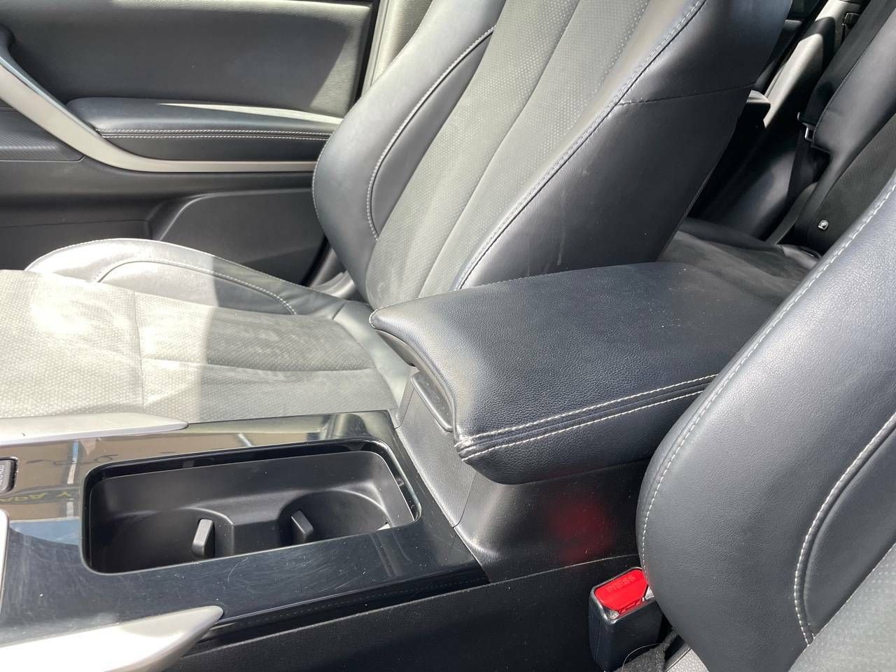 Foto Mitsubishi Eclipse Cross 17