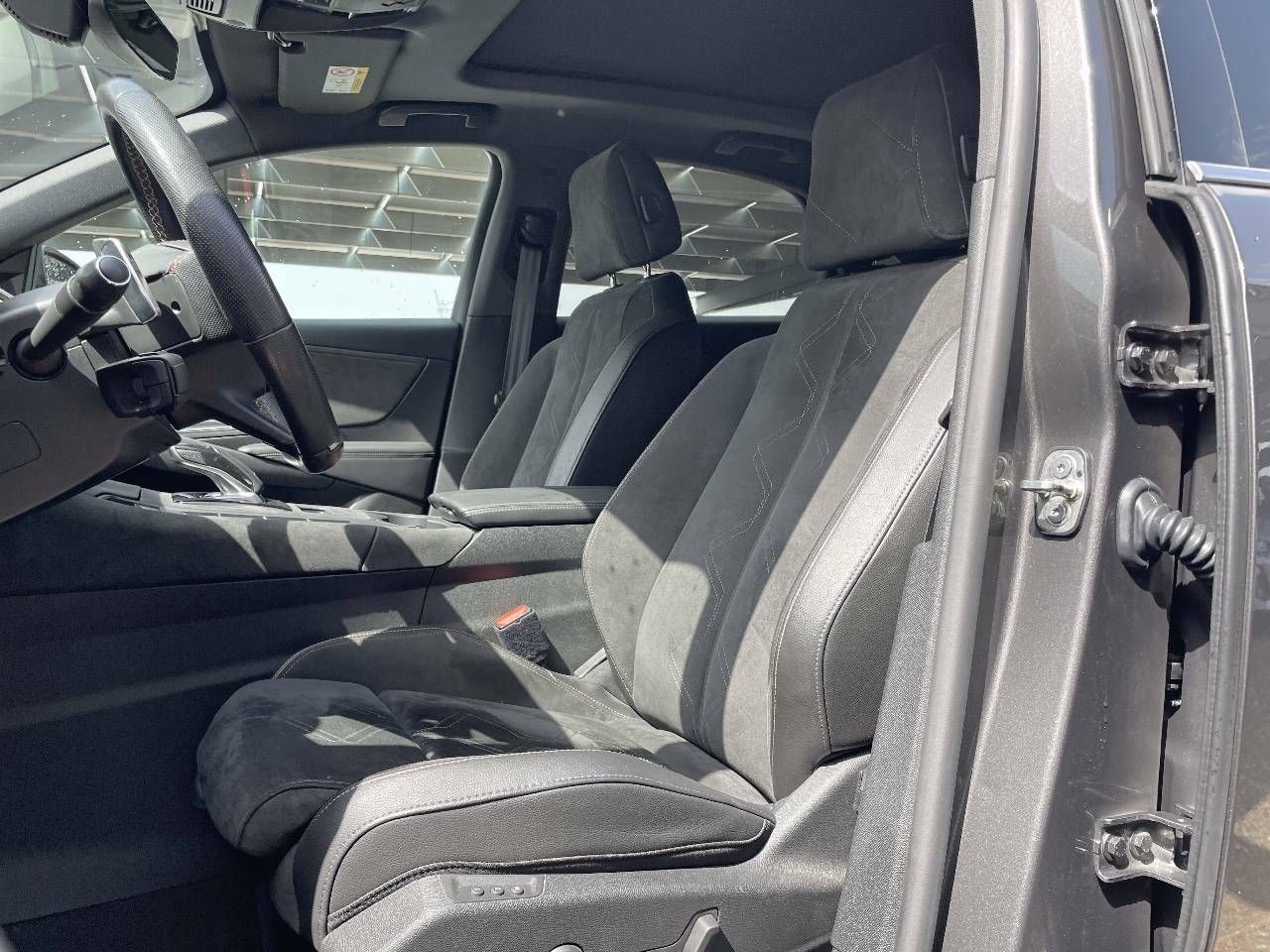 Foto DS Automobiles DS 7 8
