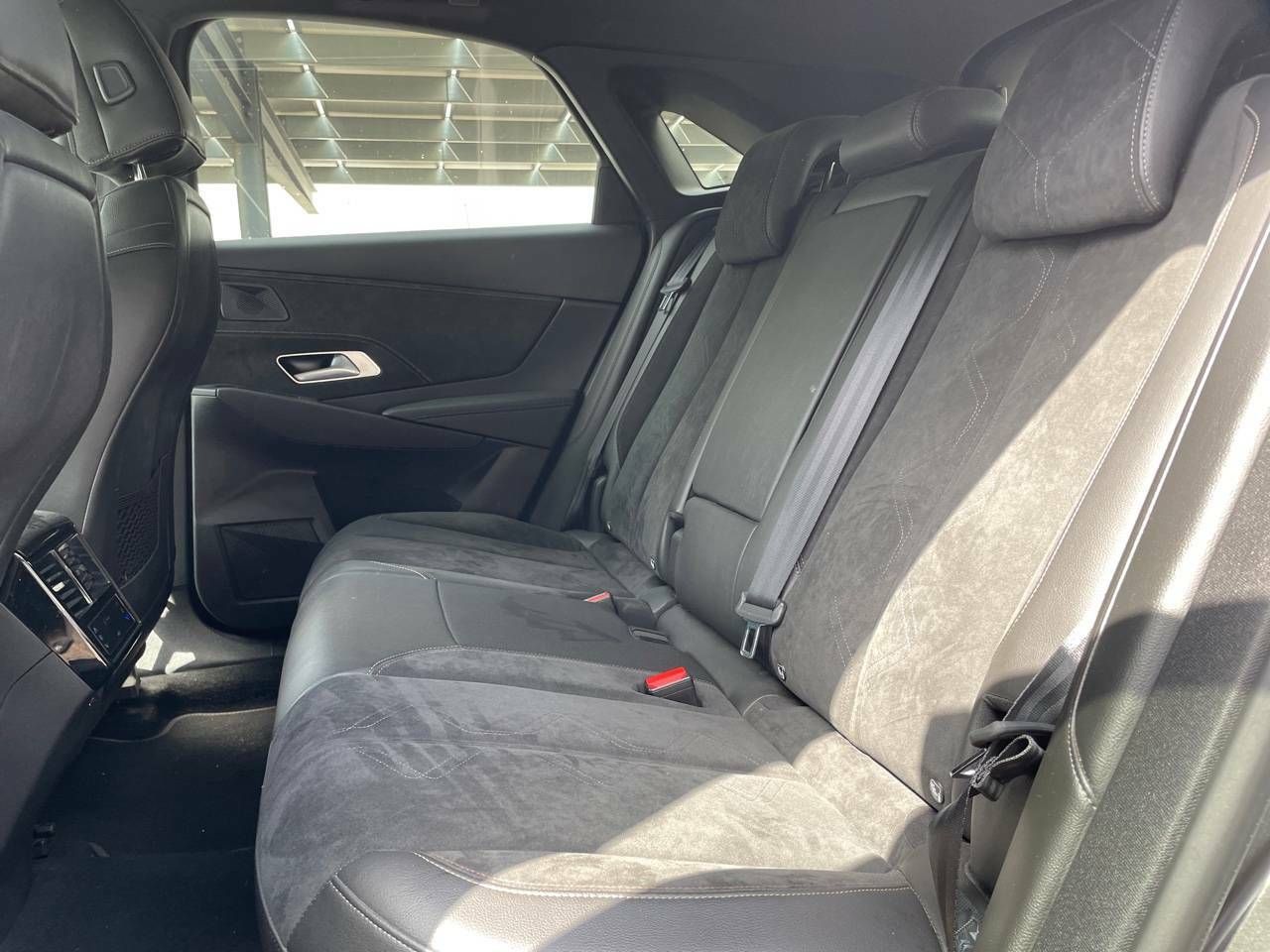 Foto DS Automobiles DS 7 9