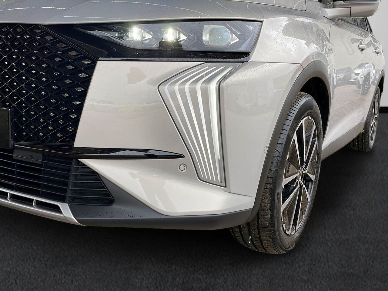 Foto DS Automobiles DS 7 8